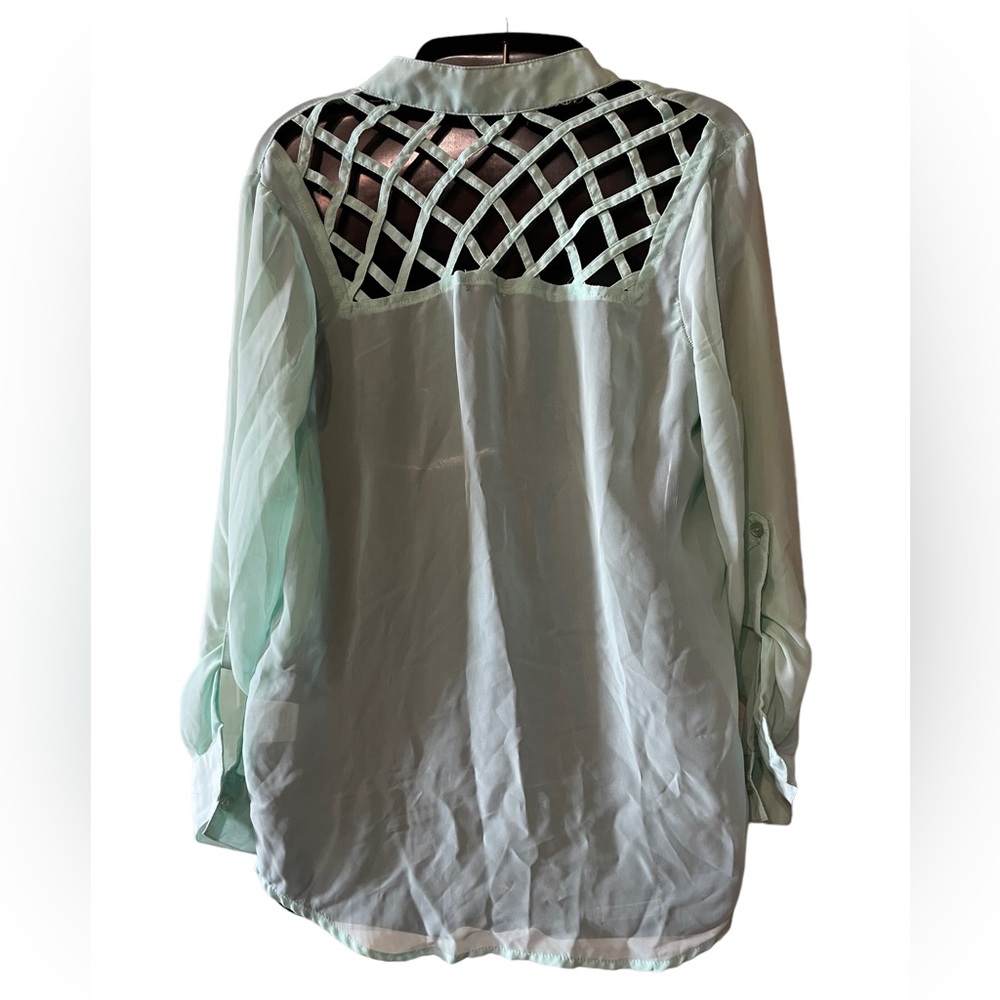 7 for $20 Nollie Size XS Sheer Light Green Blouse